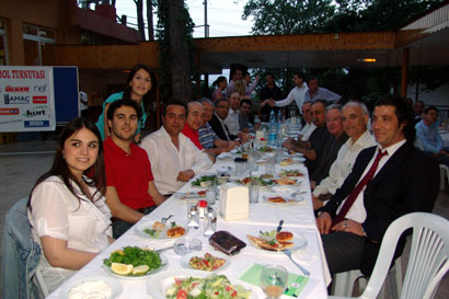 Tarsus Amerikan Koleji'nde basketbol leni.